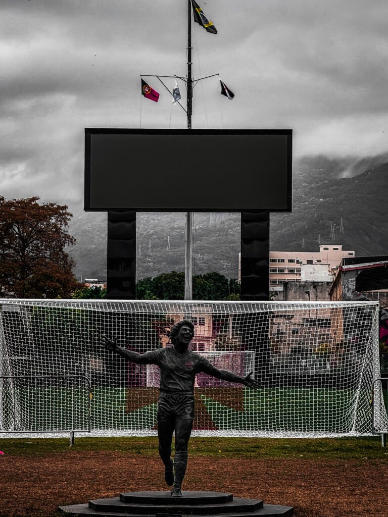 Lucas Frota Base - Resenha da colina