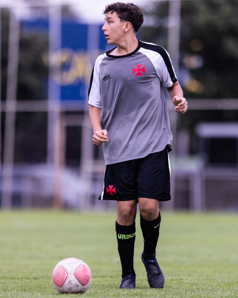 Lucas Frota zagueiro base vascp