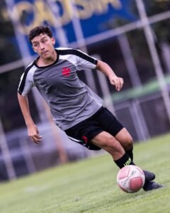 Lucas frota amistoso internacional